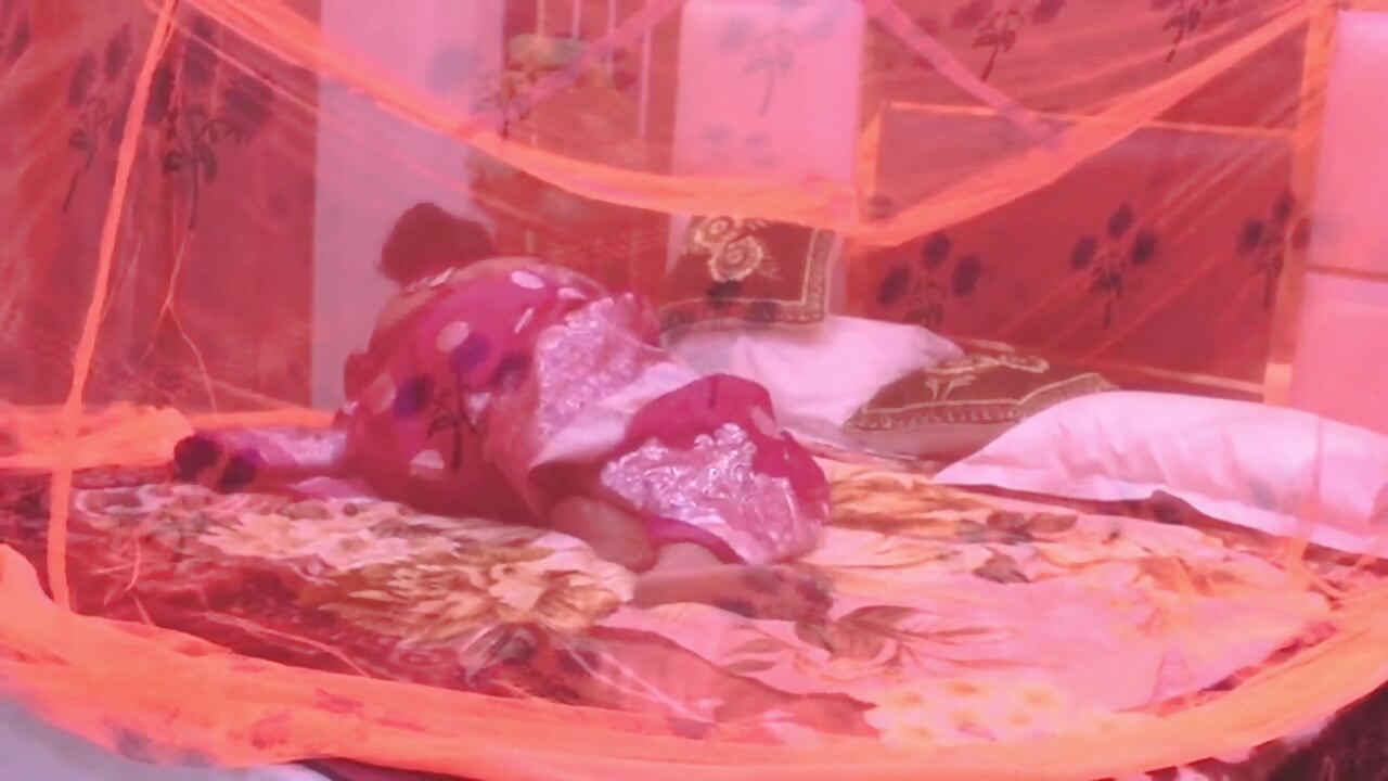 Husband ne wife ko  first night  ko pel diya