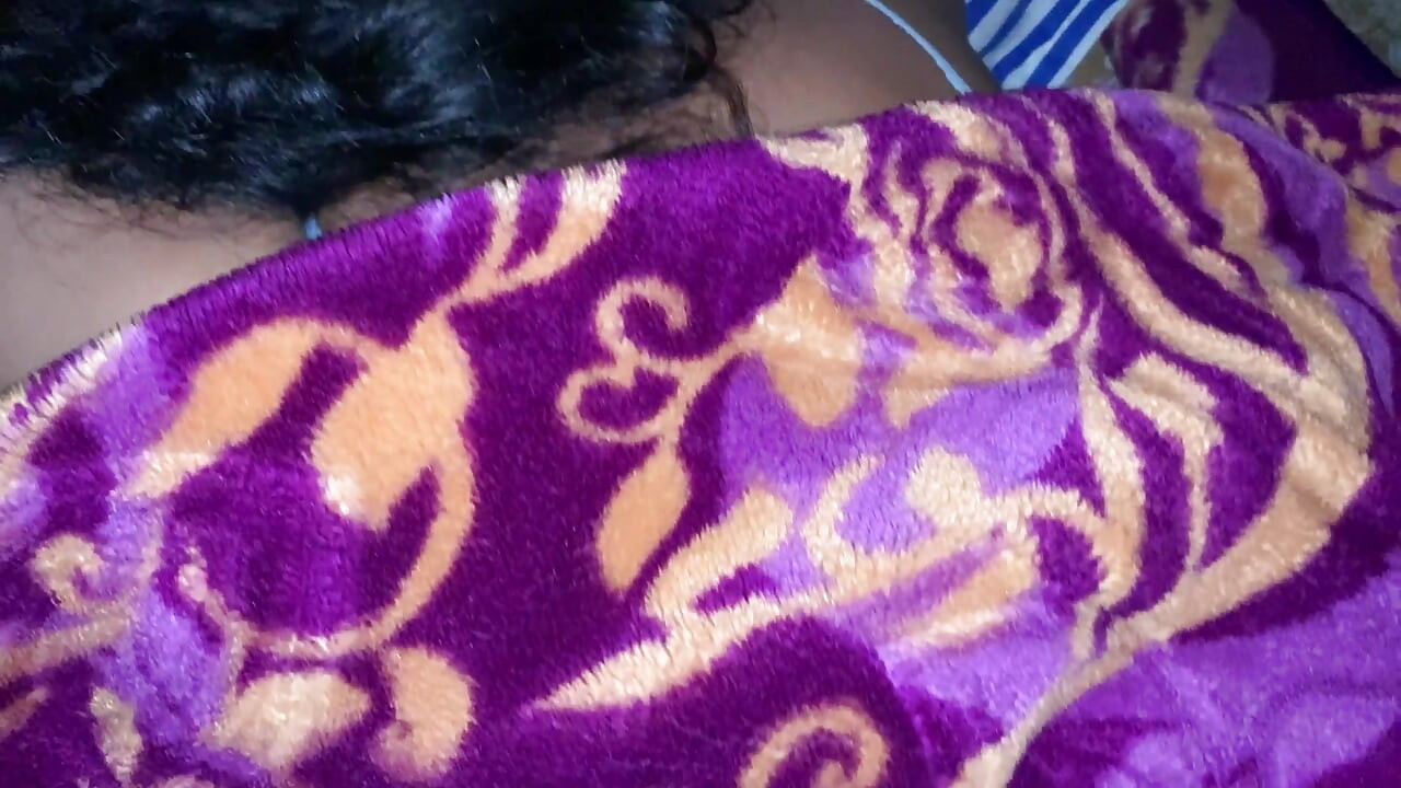 sote ke samay pe devar ji ne haat andar dal diya