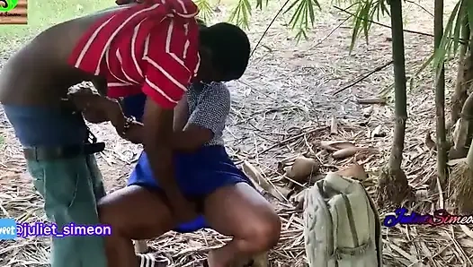 Джулихизимеон, девушка, была трахнута фермером в Буше.