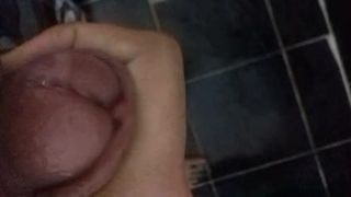 Mokry syryjski kutas - masturbacja solo i sperma