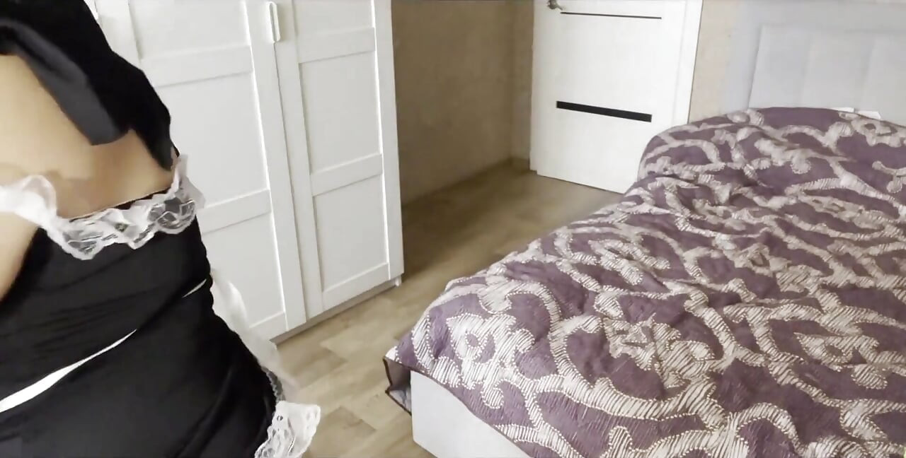 Turkish Maid Khalifa Tried on Sexy Tights While Cleaning and Got Excited