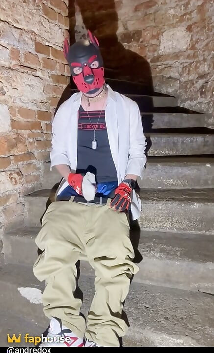 Sagger, Sneakers and Socks! Part 1