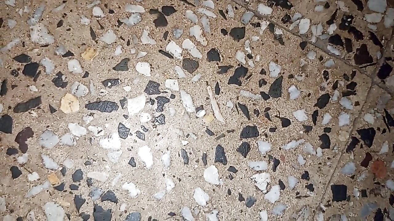 アフリカのゲイボーイが妻をしゃぶる膣穴