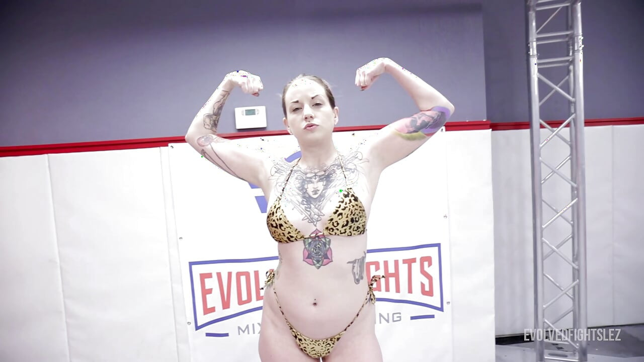 Lady lazarus vs madison sky - siapa yang akan pakai strap-on?