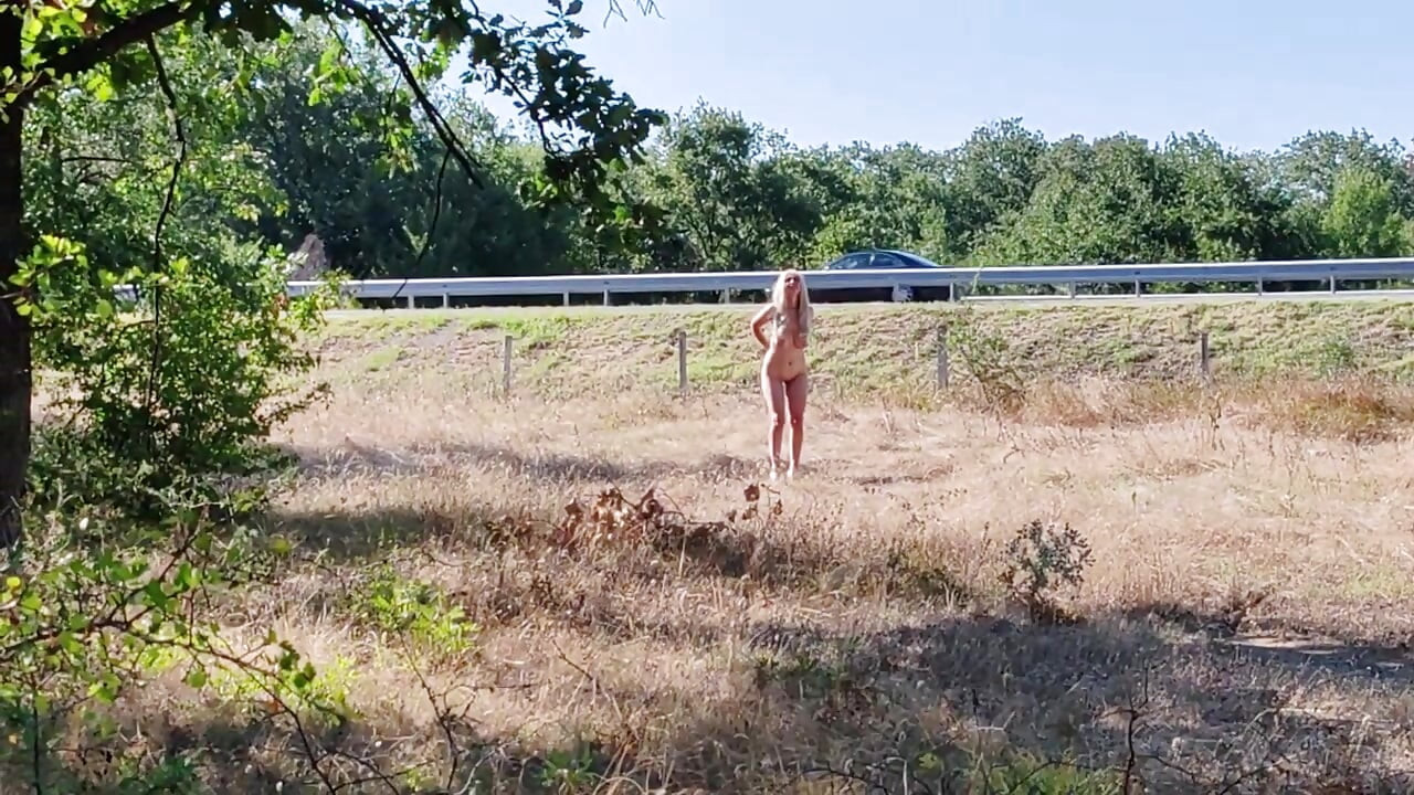 ทาส Tich โชว์ตัวเองให้แฟน ๆ ดู