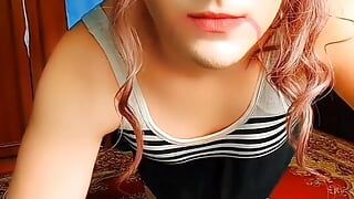 Joli gros cul, travesti, transsexuelle sexy, transsexuelle adolescente, femboy effémine, chatte rousse blonde, modèle au cul rebondi