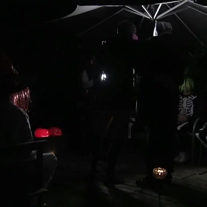 Prin cam在夜晚的 hawlloeen 中被无套干