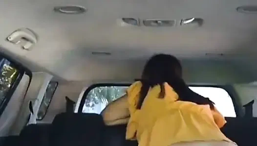 Verdammte Stiefmutter im Auto