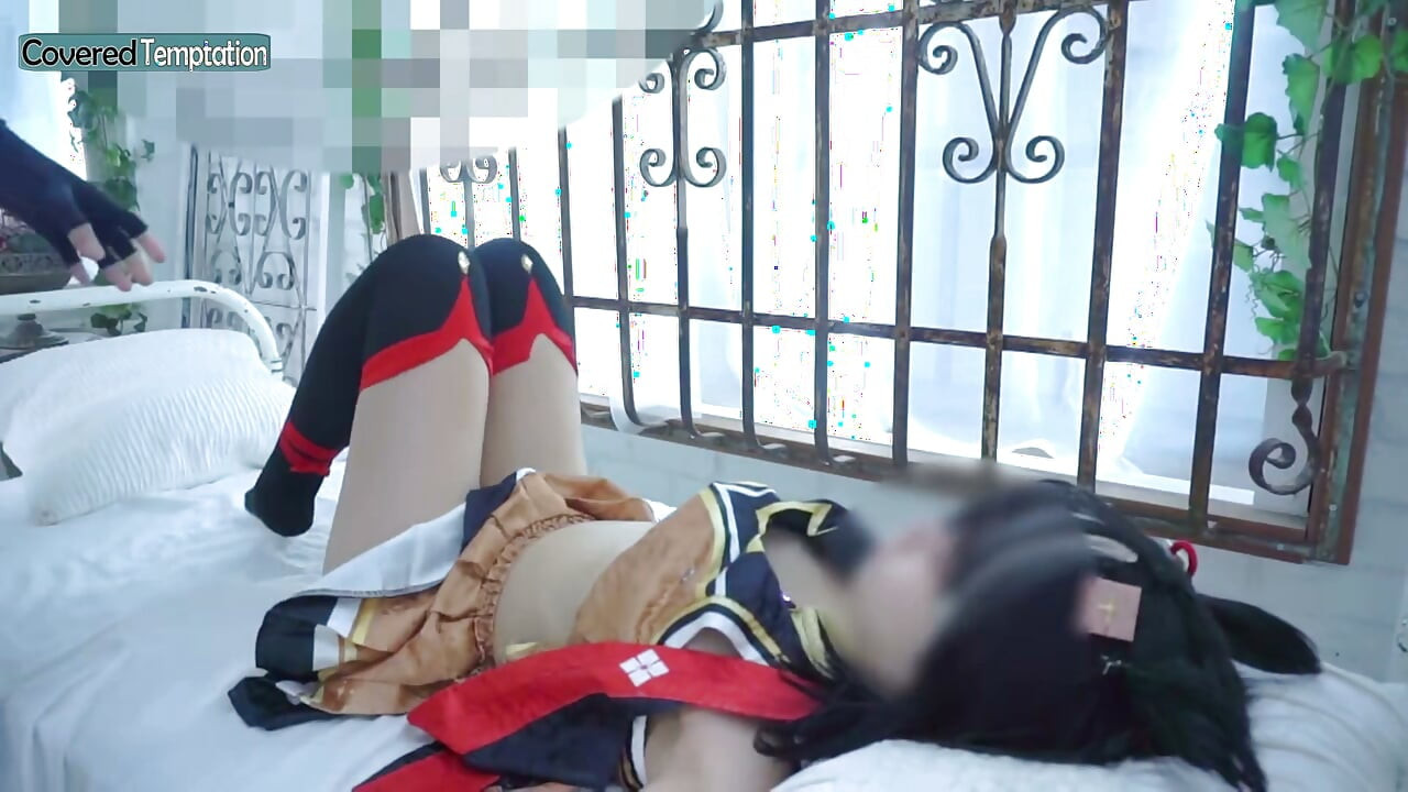 Cosplay - mulher adulta sexo a três com dois parceiros - cena de grupo