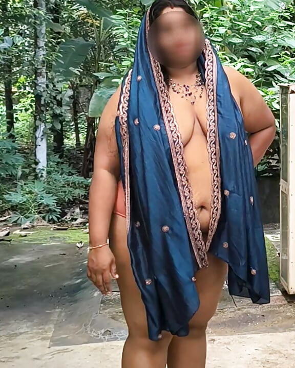 Desi Girl in Topless Sexy Photoshoot in Blue Salwar, After Shoot Picture
