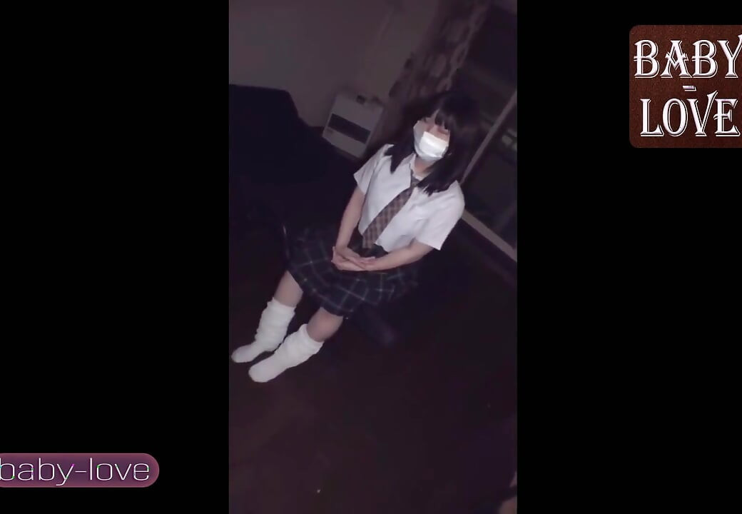 그녀의 남친에게 표시하지만 비밀 POV 만남을 위해 개인 방으로 끌어 당겼습니다.