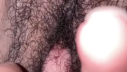 Fingering dan seks anal pertama kali di malam hari di ranjang