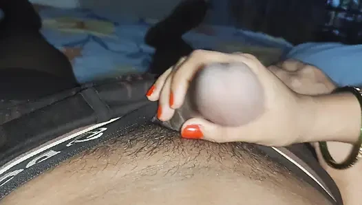 Bhabhi ko drink pila ke full enjoy Kiya #HDSEX #TRENDING
