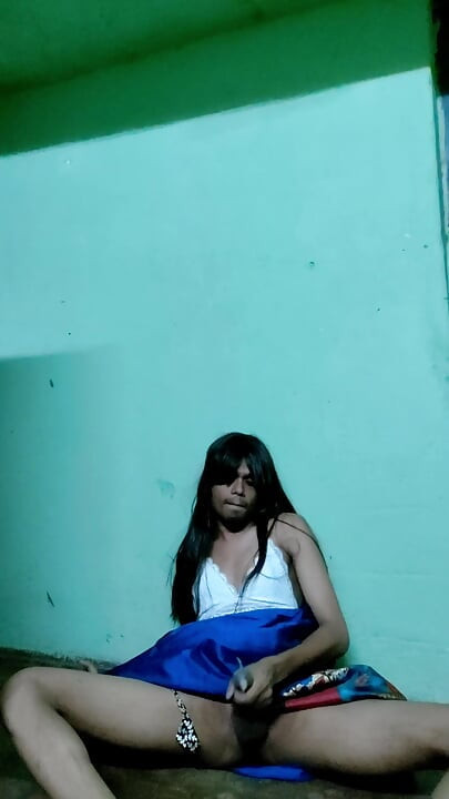 Fofa indiana femboy em sari