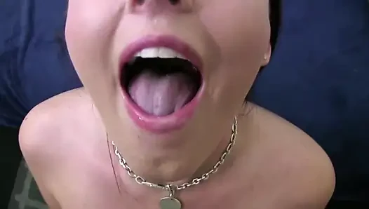 Big ass slut love to be fucked on the sofa