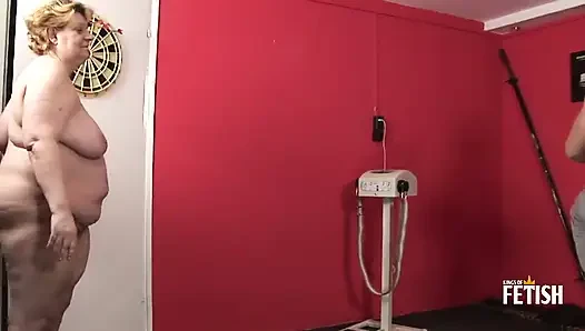 Busty BBW gets rough penetration in the gym from young dude