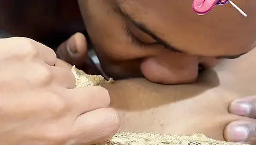 Cewek kolombia jilat memek jarak dekat (pov)
