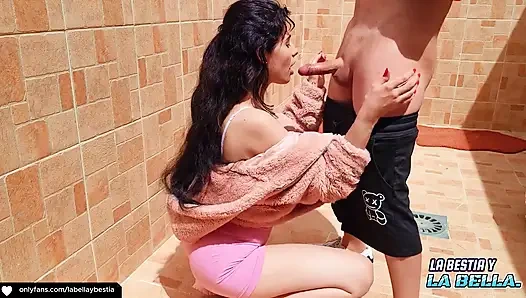 Секс в домашнем видео после похода в спортзал с моей сводной сестрой