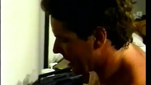 Çarpıcı sarışın peacherino tiffany mynx çekici adam için bacaklarını açmasına karşı değil