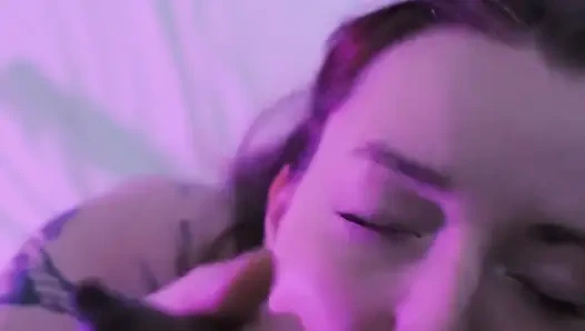 Marianna Mars сосет член во время фотосессии в видео от первого лица