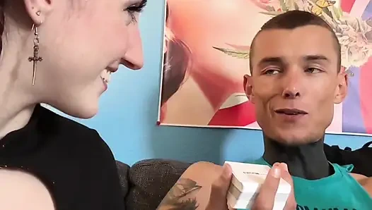 Kontol besar daddy hoss kado ngentot cewek toket besar doxy di sebelah rumah dengan penuh gairah sampai dicrot di dalam - pov