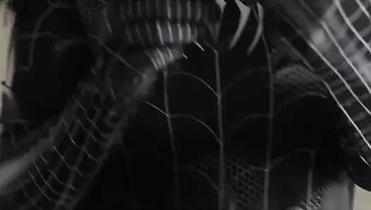 Ein schwarzes spiderman-cosplay-mädchen ficken, bis er mehrmals in ihre muschi kommt - Neueste indonesischer porno