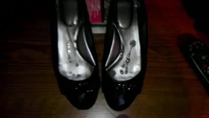 Cumming on a pair of smelly flats.