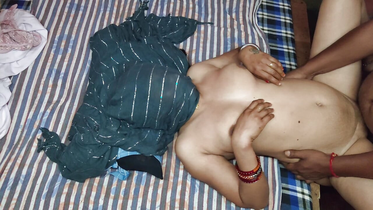 butyfull big boobs queen madu deasi bhabi ne apne badye stan ka massage karay pme yar sa