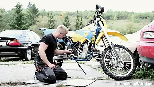 Licie fucks next to a bike