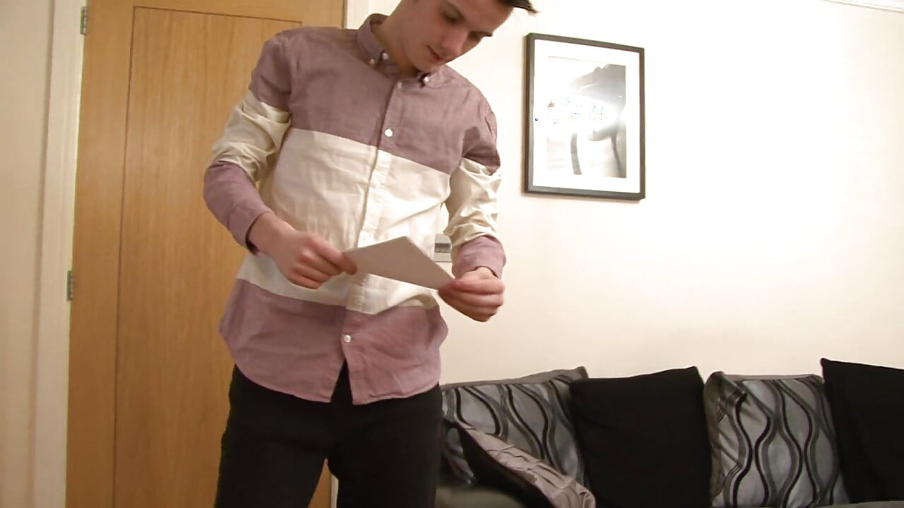 Blaindfolded brunette gets fucked