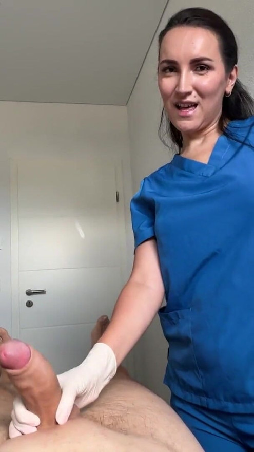 Hot Masseuse Puts On Latex Gloves For A Messy Happy Ending Cumshot | Clip 1