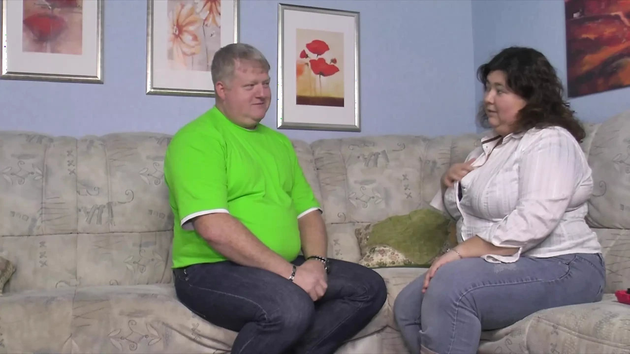 2 Freunde ficken die Nachbarin, deutscher Porno