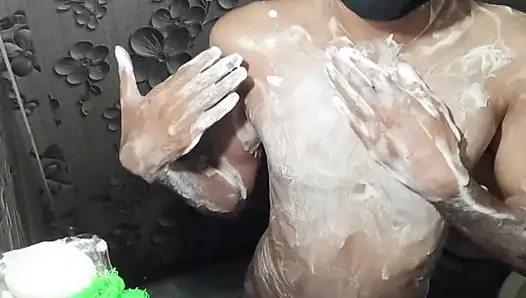 Benimle banyo yap