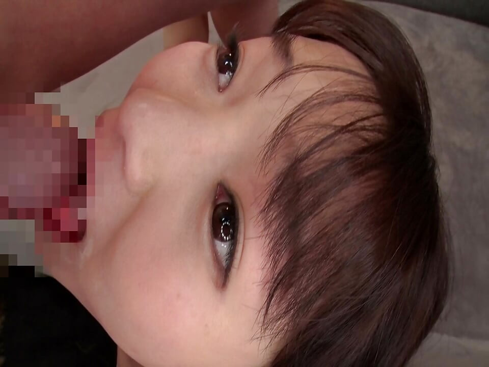 天使のような美しさが男たちに囲まれている。彼女の体は激しい噴射のフィナーレで目覚めます!