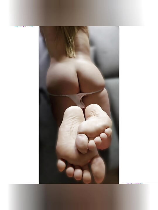 Hotblondygirl riktiga stönande orgasmer fingrar och dildon bästa orgasm någonsin