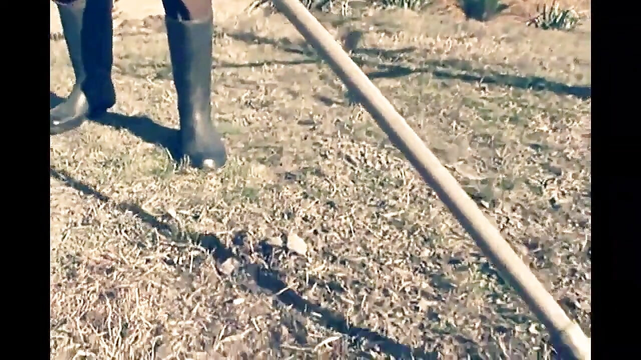 Coppia di vecchi con fattoria cazzo e sborrata sulla figa pelosa