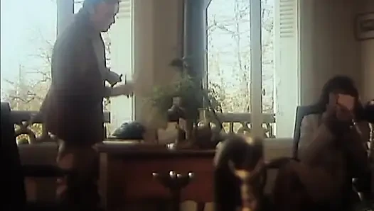 İyi şık, iyi tarz, ama... Sürtükler!! (1983)