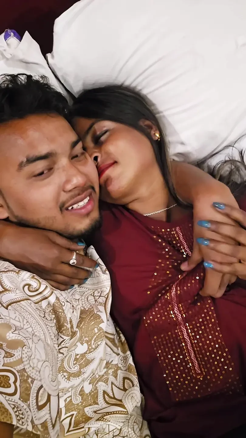 Badly sex with my new girlfriend in oyo room oyo room viral sex video sexy bust bra wearing
