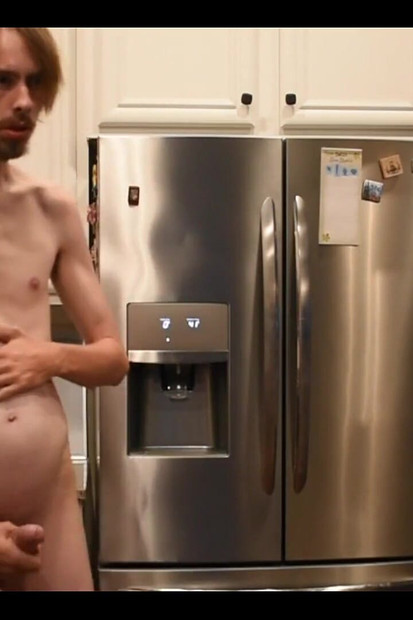 夕食後の丸いお腹