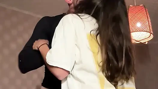 Меня грубо прервали (и жестко трахнули) во время нашего видеозвонка