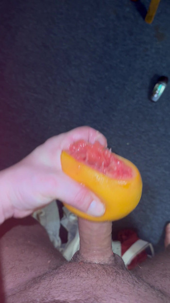 Grapefruit, masturbation