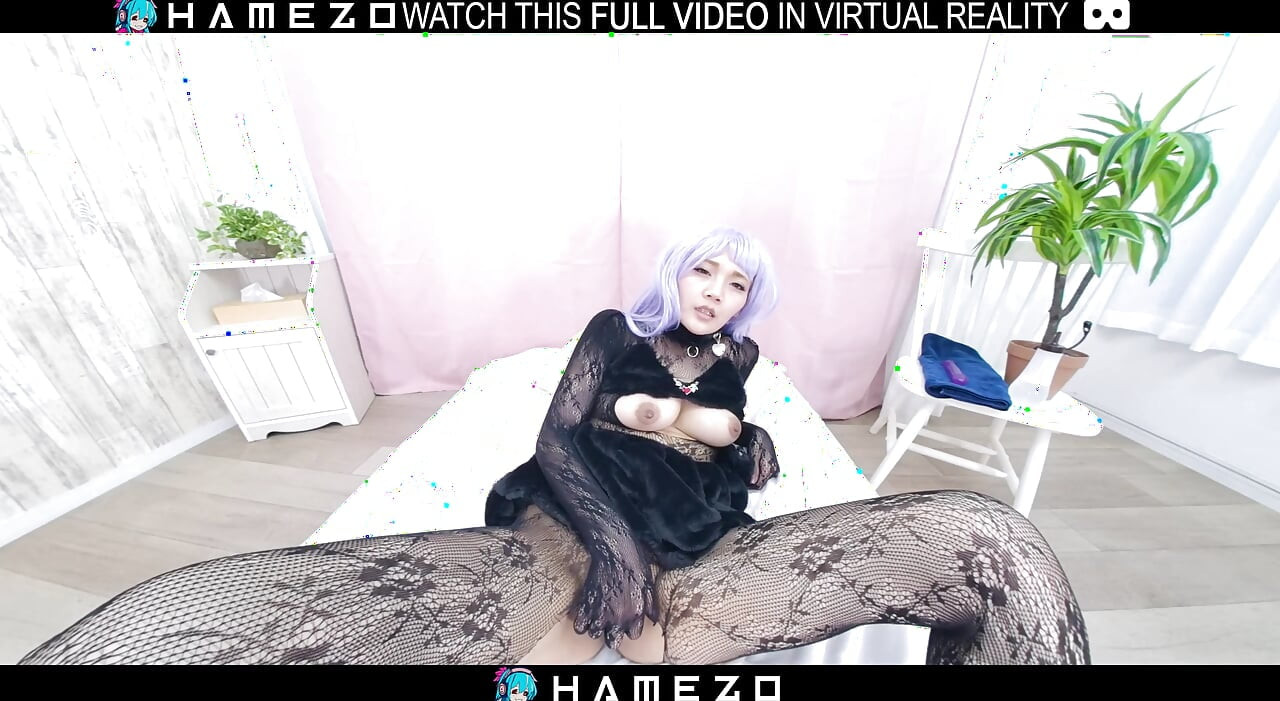 Horny Japanese girl Rena Horikawa plays with a purple dildo,in VR.