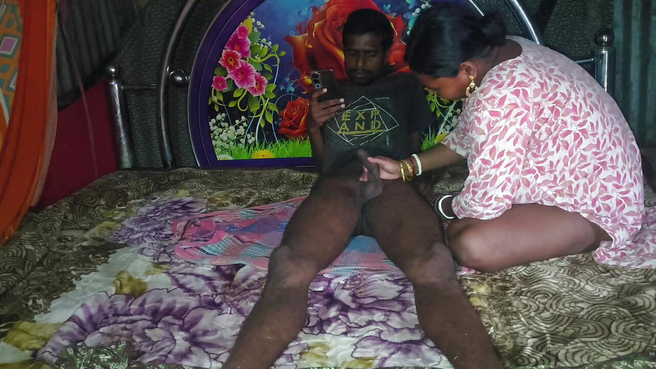 Indian pados ki bhabhi Ne Ghar per Aakar chudai ki hardcore fouking big Ass