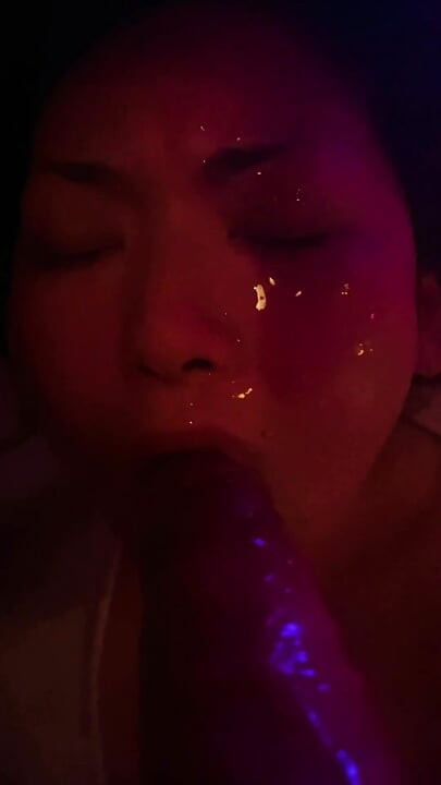 Giúp một người phụ nữ đã có gia đình thủ dâm