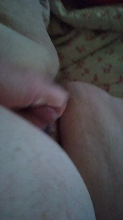 A quick jerk off with a tiny boy dick