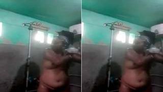 Exclusive- Sexy Kolkata Girl Tumpa Bath Part ...