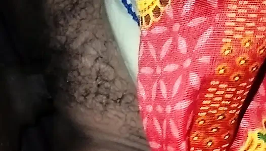 Sıska baldız 15 inç kalınlığında bir adamla çok eğlendi. Hintli ateşli kadın