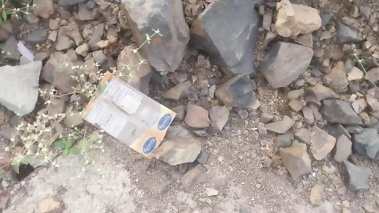 Apni bhabhi Ko Chod Ke land khana fadna karne ke liye Muth Marne