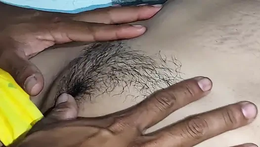I'm a virgin! Oh yes, that's so good! Slowly penetrate my pussy in this Tamil Indian video.