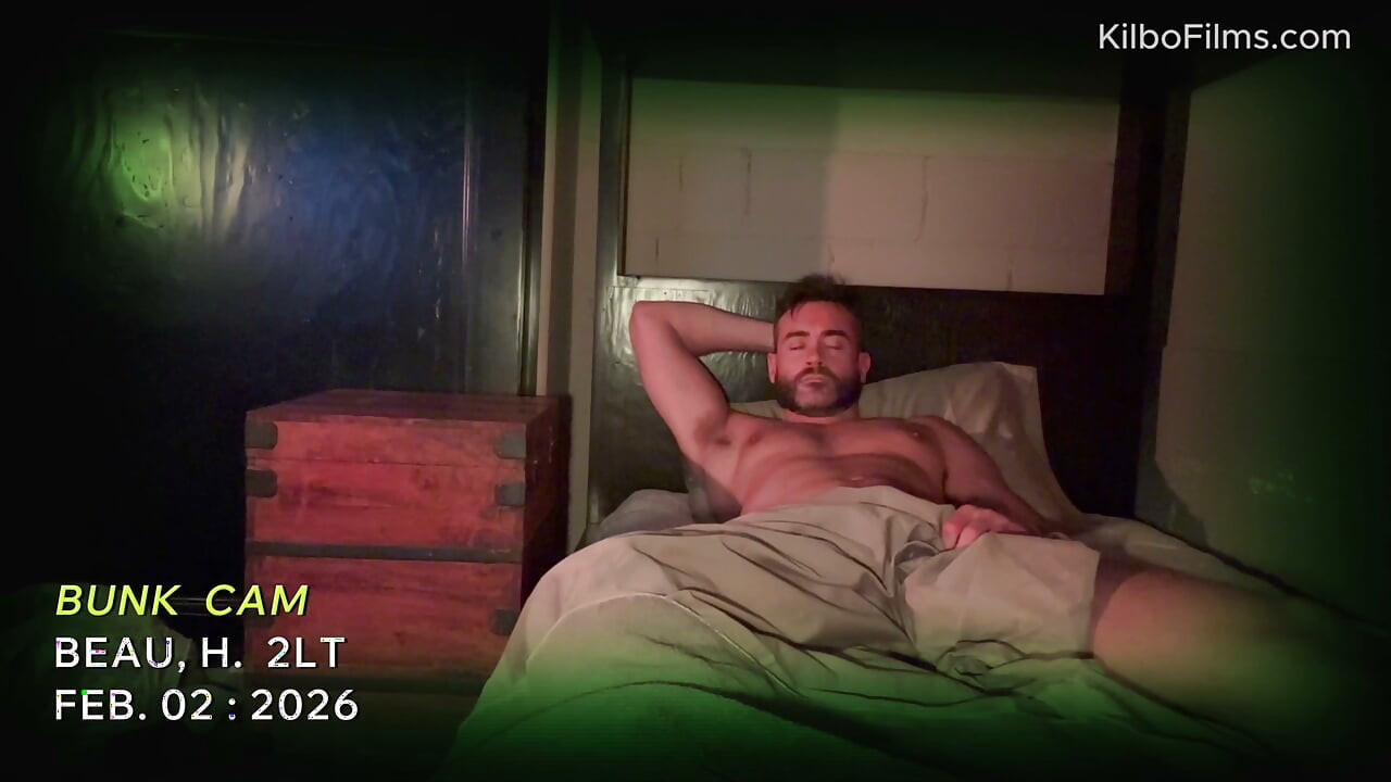 Copains superposés militaires : Holden Beau et Kilreigh (complet)